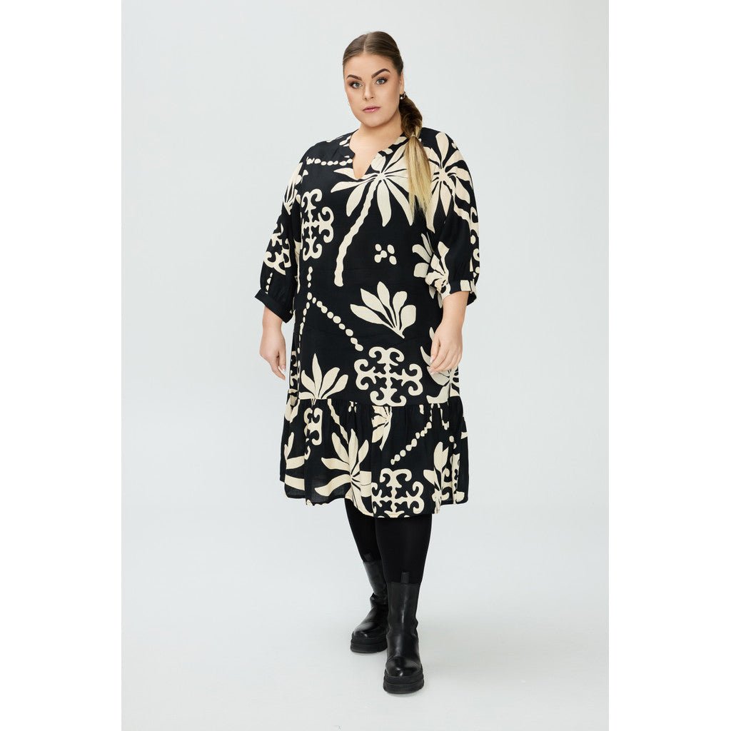 Dress V - neck black off white - Evolve Fashion