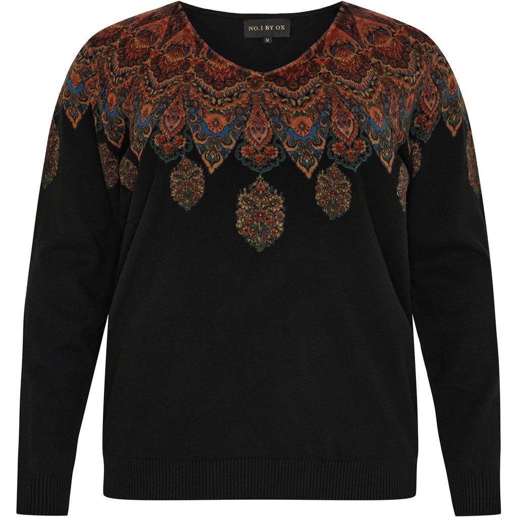 Knitted V neck sweater w print black - Evolve Fashion