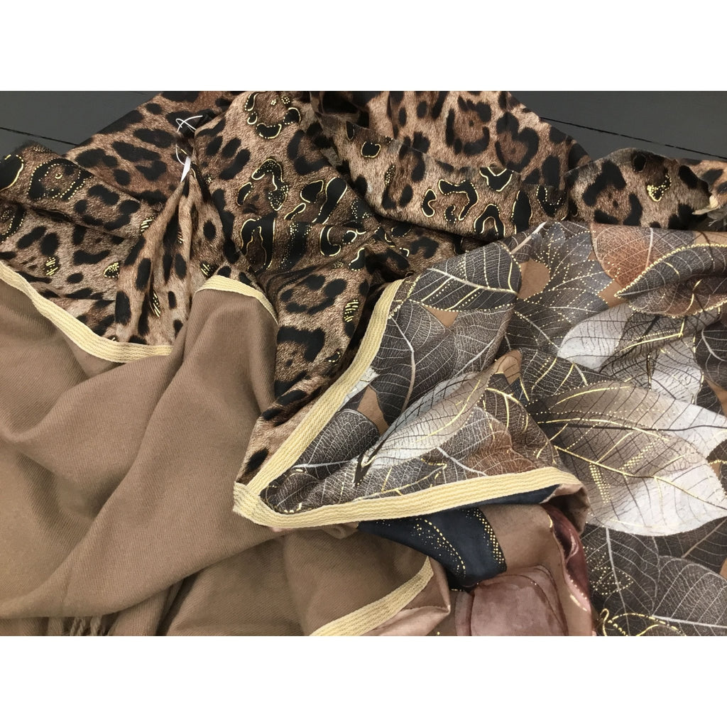Shawl square multiprint taupe - Evolve Fashion